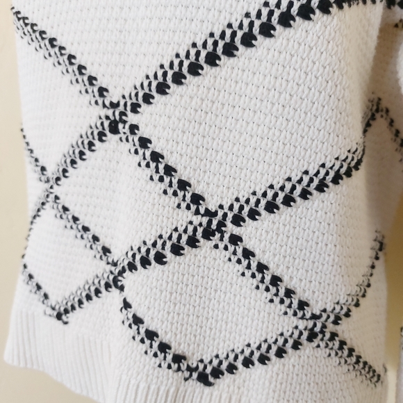 Vince White & Black Striped Cotton Long Sleeve Textured Knit Pull Over Sweater - Picture 2 of 13